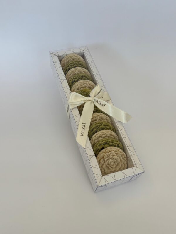 Flavors: pistachio and natural marzipan - Box of 180g